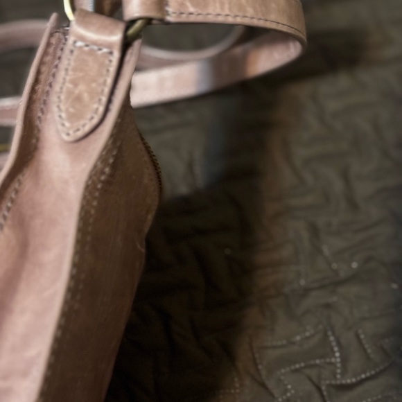 Beautiful Frye Leather Purse - Picture 5 of 8